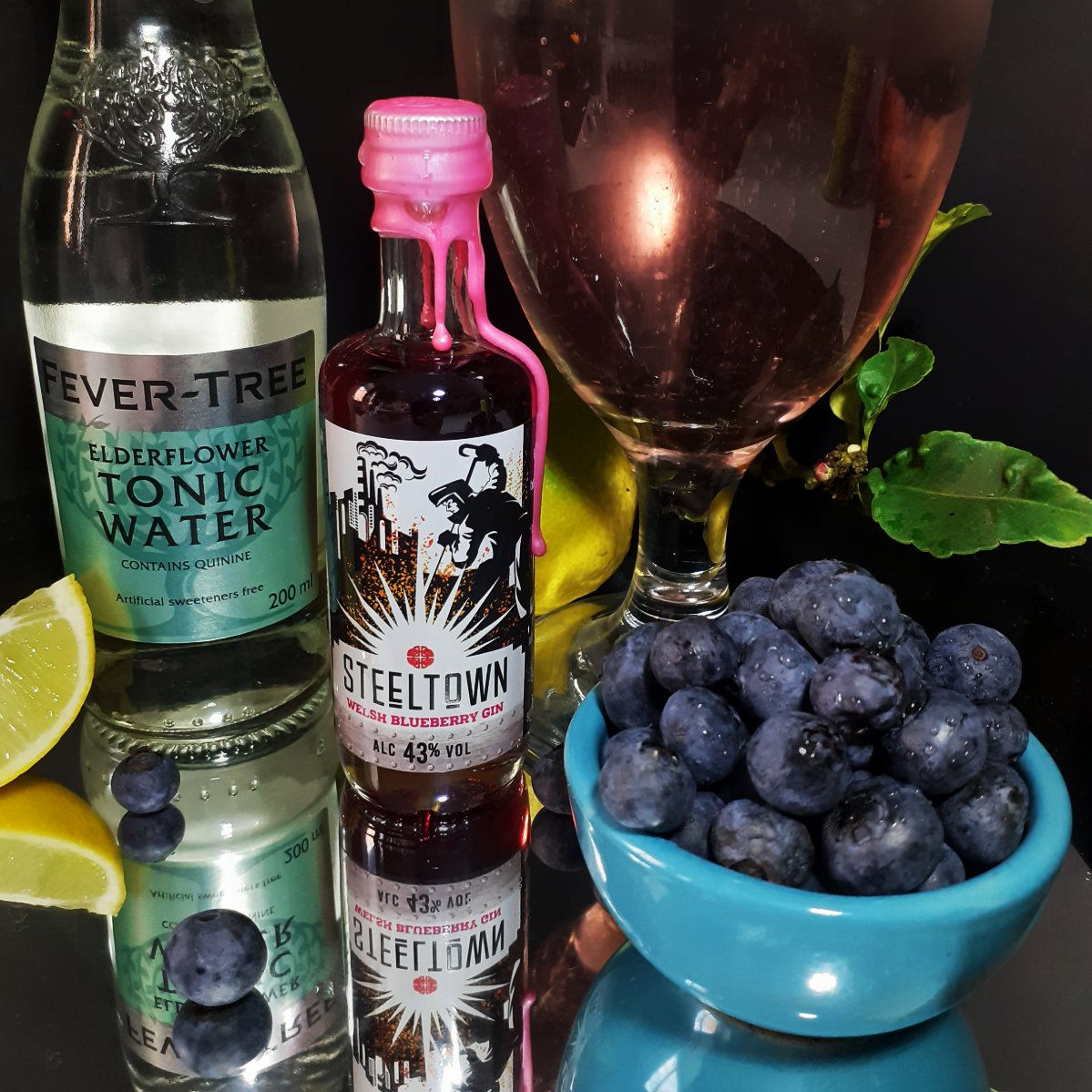 Spirit_of_Wales's tweet image. Bright, bold and unmistakably Welsh.
Steeltown Blueberry Gin delivers soft blueberry sweetness, citrus and floral notes that make it perfect for spring cocktails.
👉 spiritofwales.com/product/steelt…
#WelshGin #GinLovers #SpiritOfWales #tryaminituesday