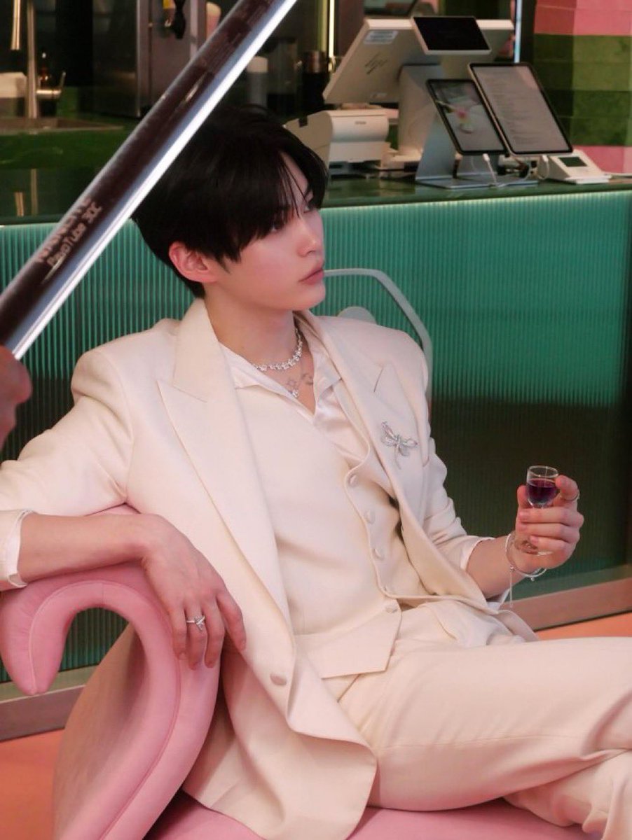 flower lantern tweet media