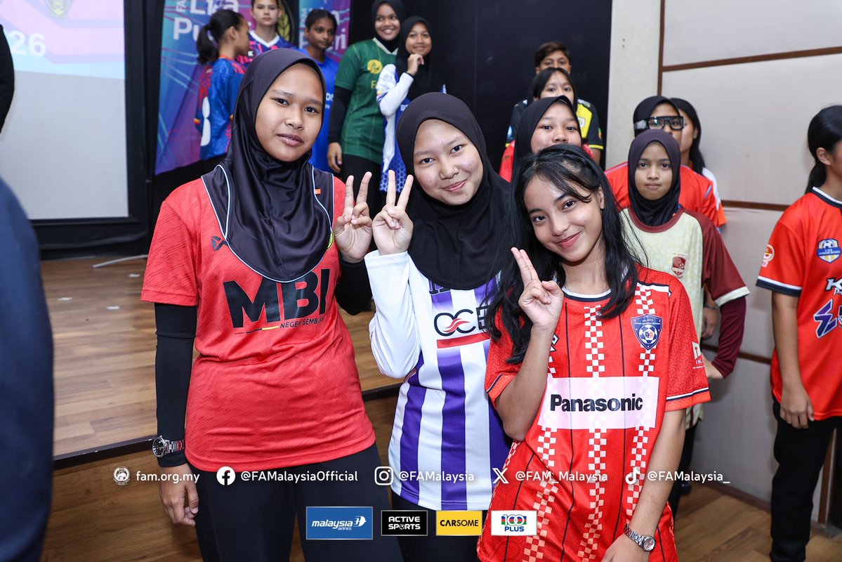 FAM_Malaysia's tweet image. Pelancaran Rasmi Liga Puteri 2026 Buka Era Baharu Bola Sepak Wanita Negara

----

Official Launch Of Liga Puteri 2026 Opens A New Era For Women’s Football In Malaysia

Baca siaran media penuh di shorturl.at/DxVov

#FAM #HarimauMalaya #LigaPuteri2026