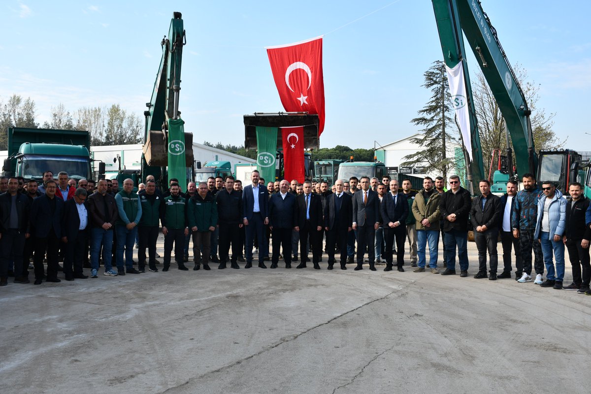 dsi_25_blgmd's tweet photo. Bölge Müdürümüz Sn. Olcay Çubukcu’nun katılımıyla gerçekleşen törende, yeni sezonun kazasız, bereketli ve başarılı geçmesi temenni edildi.

Tüm ekip arkadaşlarımıza sağlıklı ve güvenli bir sezon diliyoruz. https://t.co/MKbc9NZ5Kr
