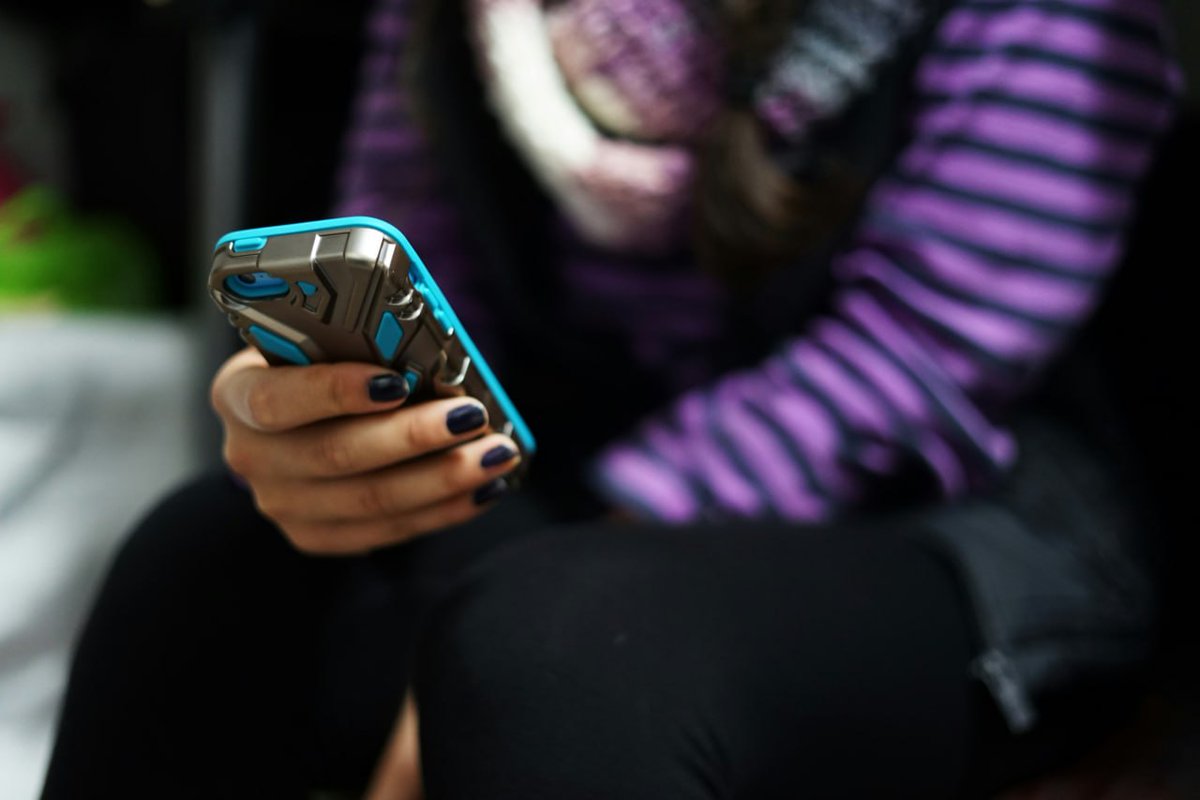 📱 Since we’re on the #AI subject, kids are already using tools like #ChatGPT.

Apart from emotional support and casual chats, teenagers turn to AI to break down ideas and think through problems. Most don’t share the doomsday view either, with studies showing more teens expect a