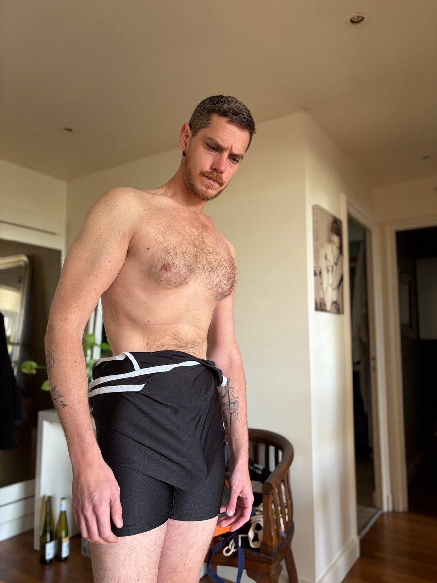 hot physio tweet media