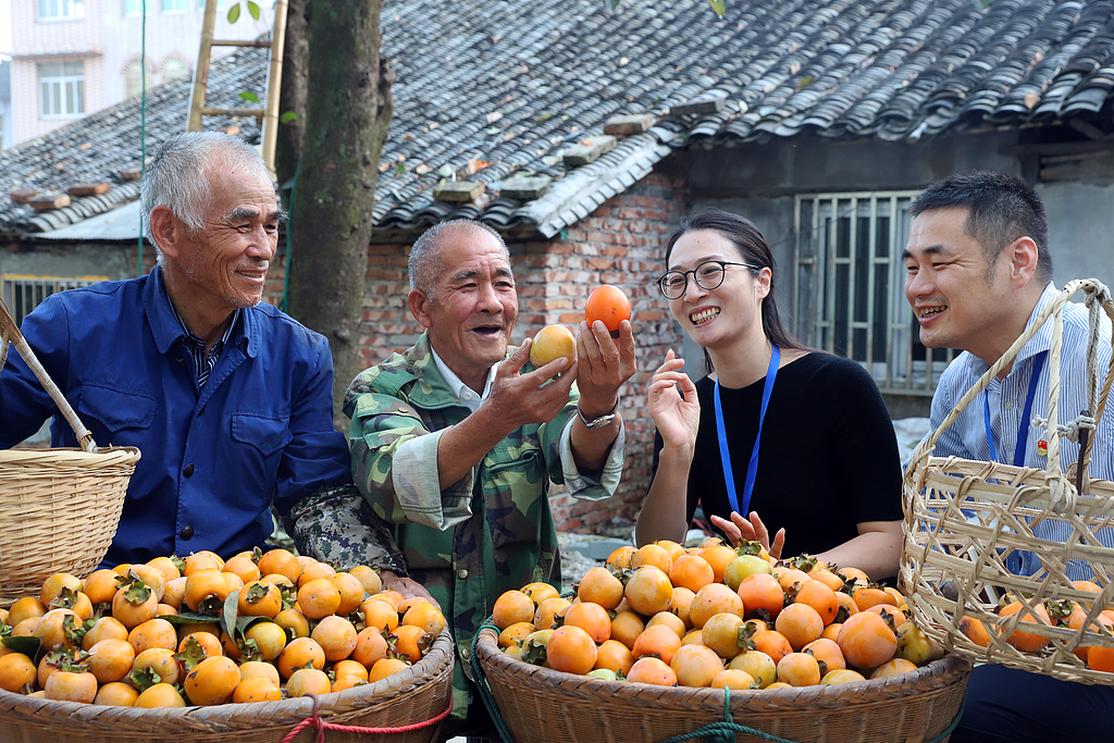 CRIGerman1's tweet image. Regionale Ansätze stärken in China öffentliche Dienstleistungen: In Zhejiang durch digitale Angebote, in Autonomes Gebiet Xizang durch regionale Zentren. Mehr Zugang und Qualität fördern ausgewogene Entwicklung.
german.cgtn.com/2026/04/10/ART…
#yanlun #AIPL #Tibet #shiwuwu #zhengcheng
