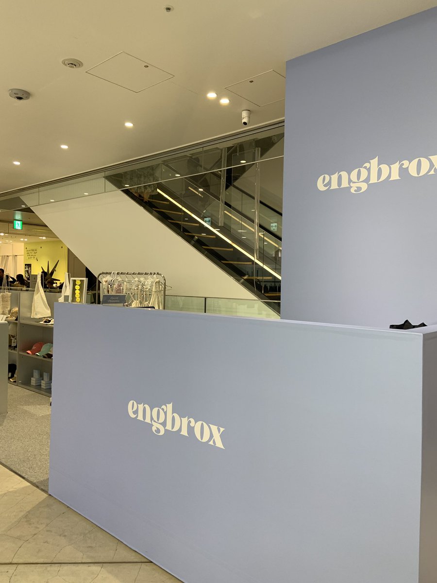 __bogsuny's tweet photo. 今日から渋谷パルコ4Fでengbroxのポップアップはじまった🩵🪽
華奢なアイテムたち儚くてかわいい‥
#PR #engbrox #エングブロックス https://t.co/c9Ajv5Vks3