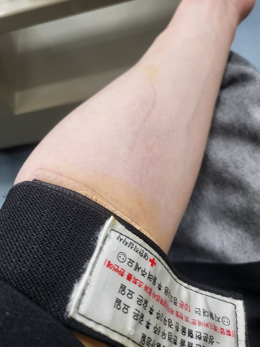 화이트노이즈 tweet media