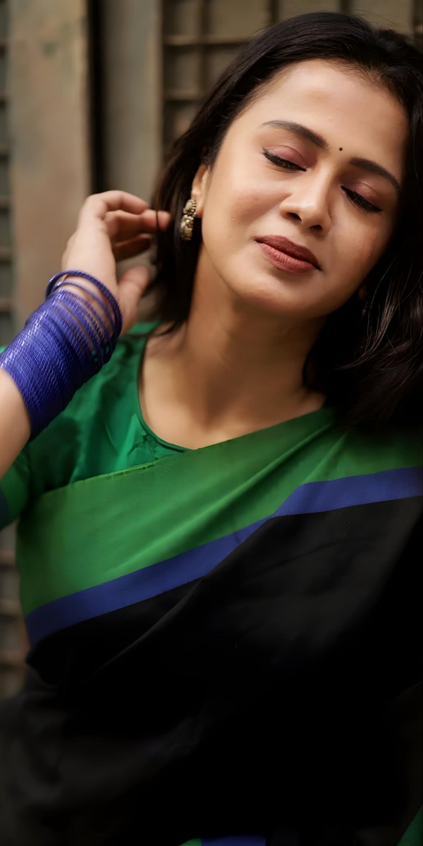 dv_ab24394's tweet image. "You don't have the choice to hold a moment from passing ,but you do have the choice to make that moment memorable"🫰✨🤗
💜 Anjana 
#GoodMorningX 
#Anchor 
#SareeGoals