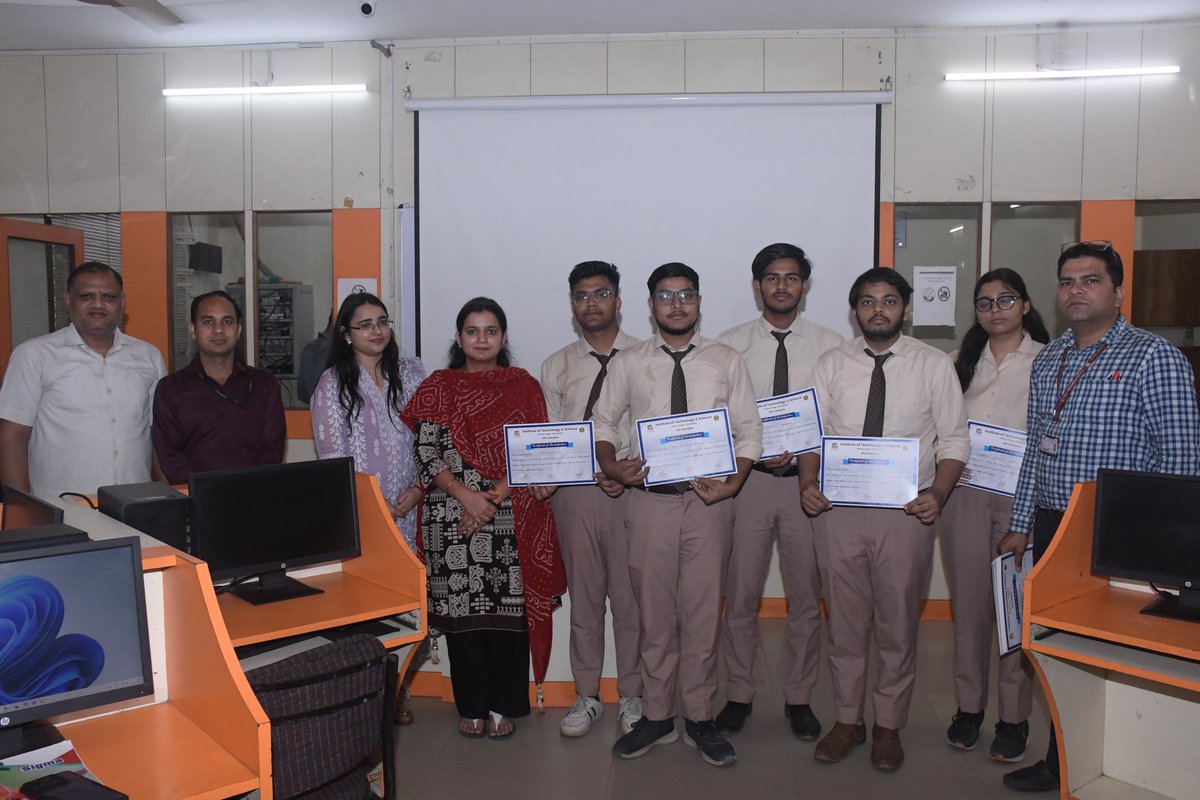 ITSEduGroup's tweet image. Applied Artificial Intelligence: Data Analytics, Machine Learning &amp;amp; NLP with Python
I.T.S Mohan Nagar UG Campus successfully organized a workshop on 28th March 2026 for BCA first-year students. 
#MachineLearning #DataAnalytics #NLP #PythonLearning #BCAStudents #HandsOnLearning