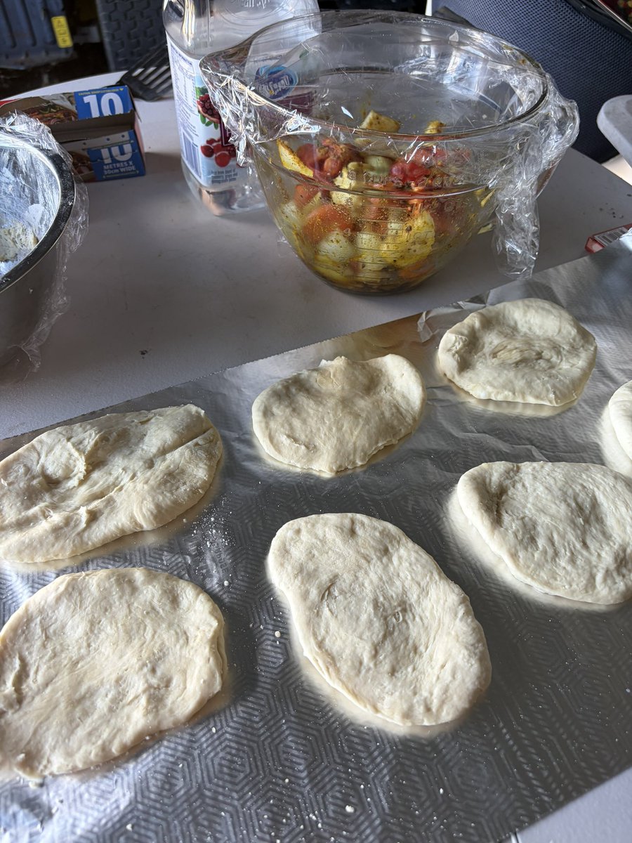 TroyDownUnder's tweet image. Troy’s #DownUnderCampfire cooking. Garlic Naan flatbread dippers.