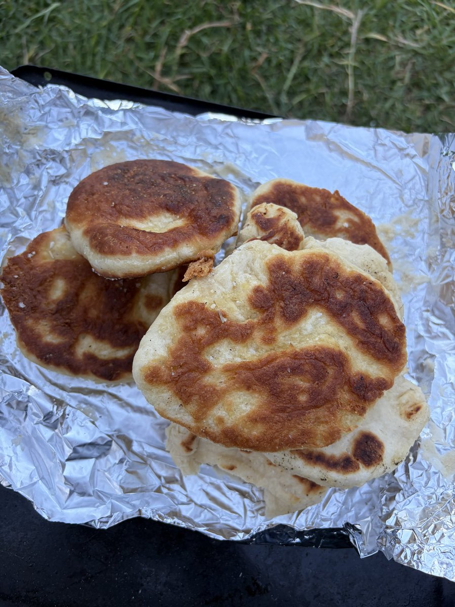 TroyDownUnder's tweet image. Troy’s #DownUnderCampfire cooking. Garlic Naan flatbread dippers.