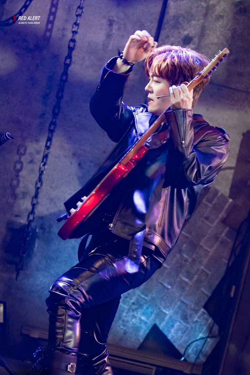 RED ALERT tweet media