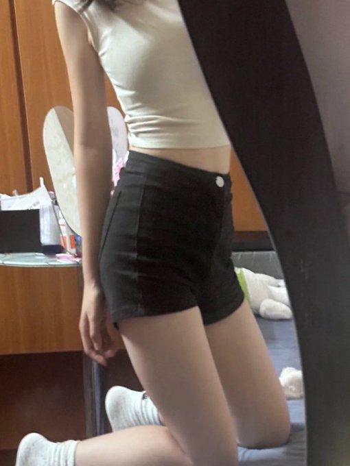 小哭包 tweet media