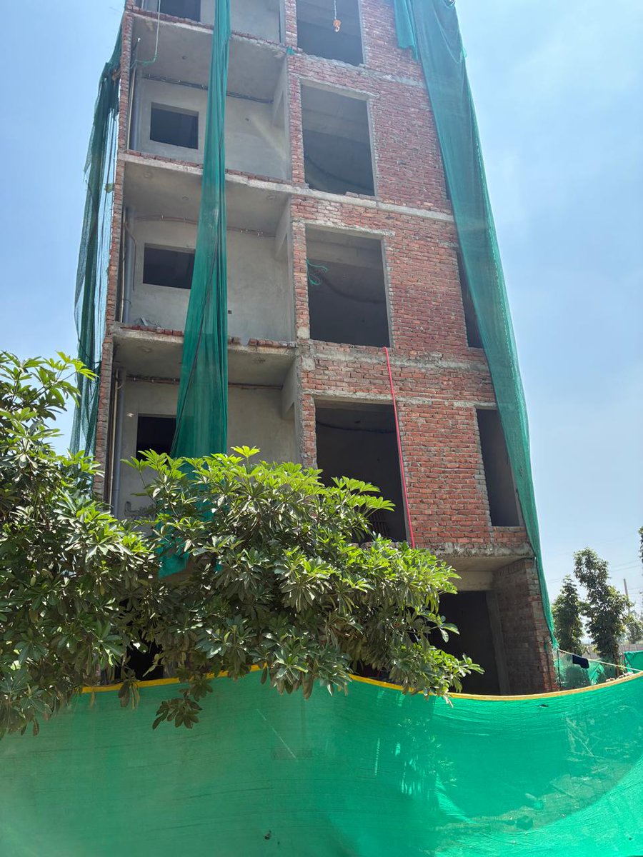 DEEPAKKAHUJA's tweet image. #Gurgaon
- @dtcphry की सेल्फ सर्टिफिकेशन पालिसी का आर्किटेक्टों ने उल्लंघन किया।
- मुख्यमंत्री उड़नदस्ता की तरफ से एक साल में जारी 1500 मकानों के कब्जा प्रमाण पत्र की जांच की जा रही।
- आर्किटेक्टों ने निर्माणाधीन इमारतों को जारी किए कब्जा प्रमाण पत्र। 
@cmohry @NayabSainiBJP