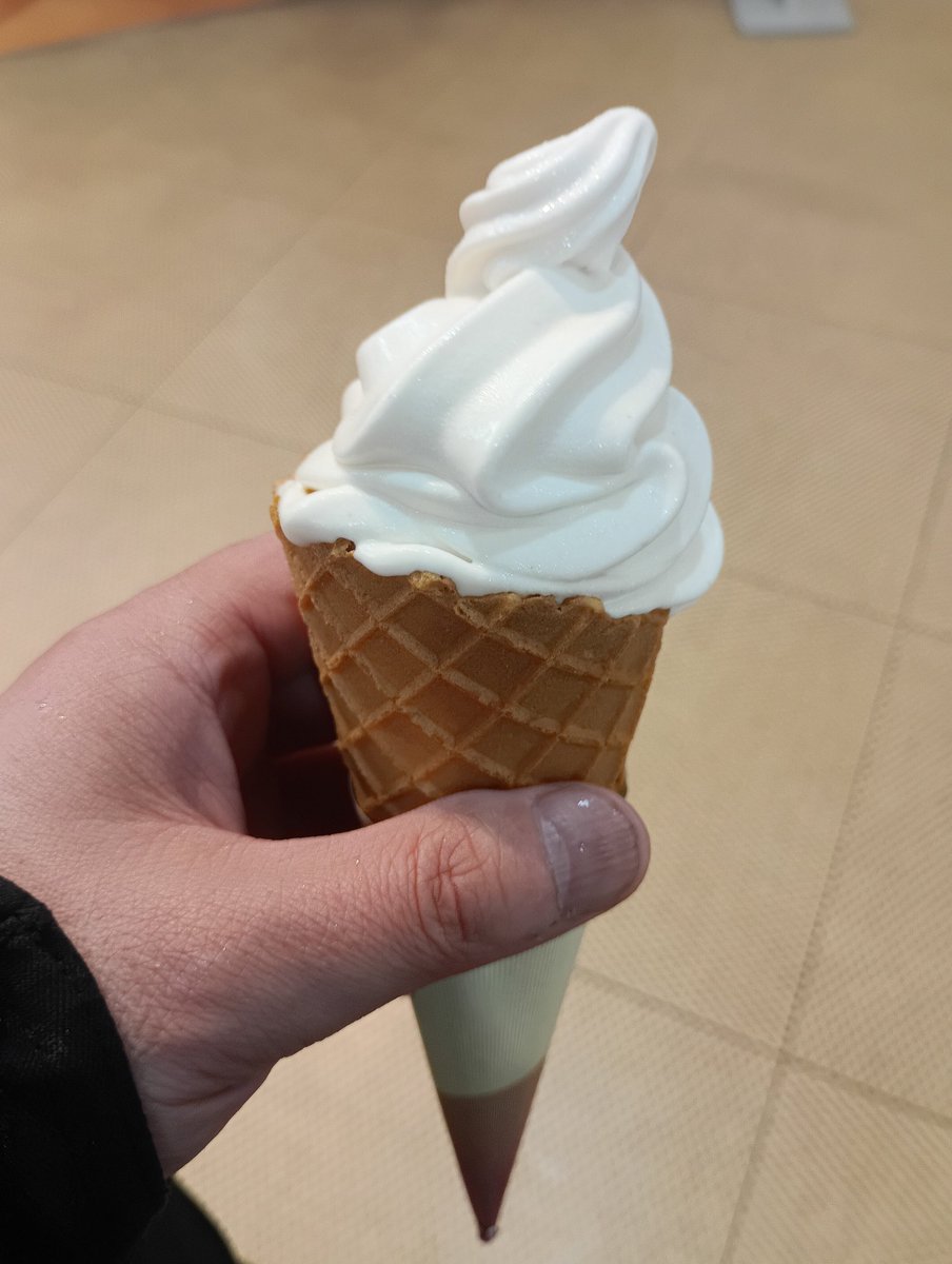 ラージュ tweet media