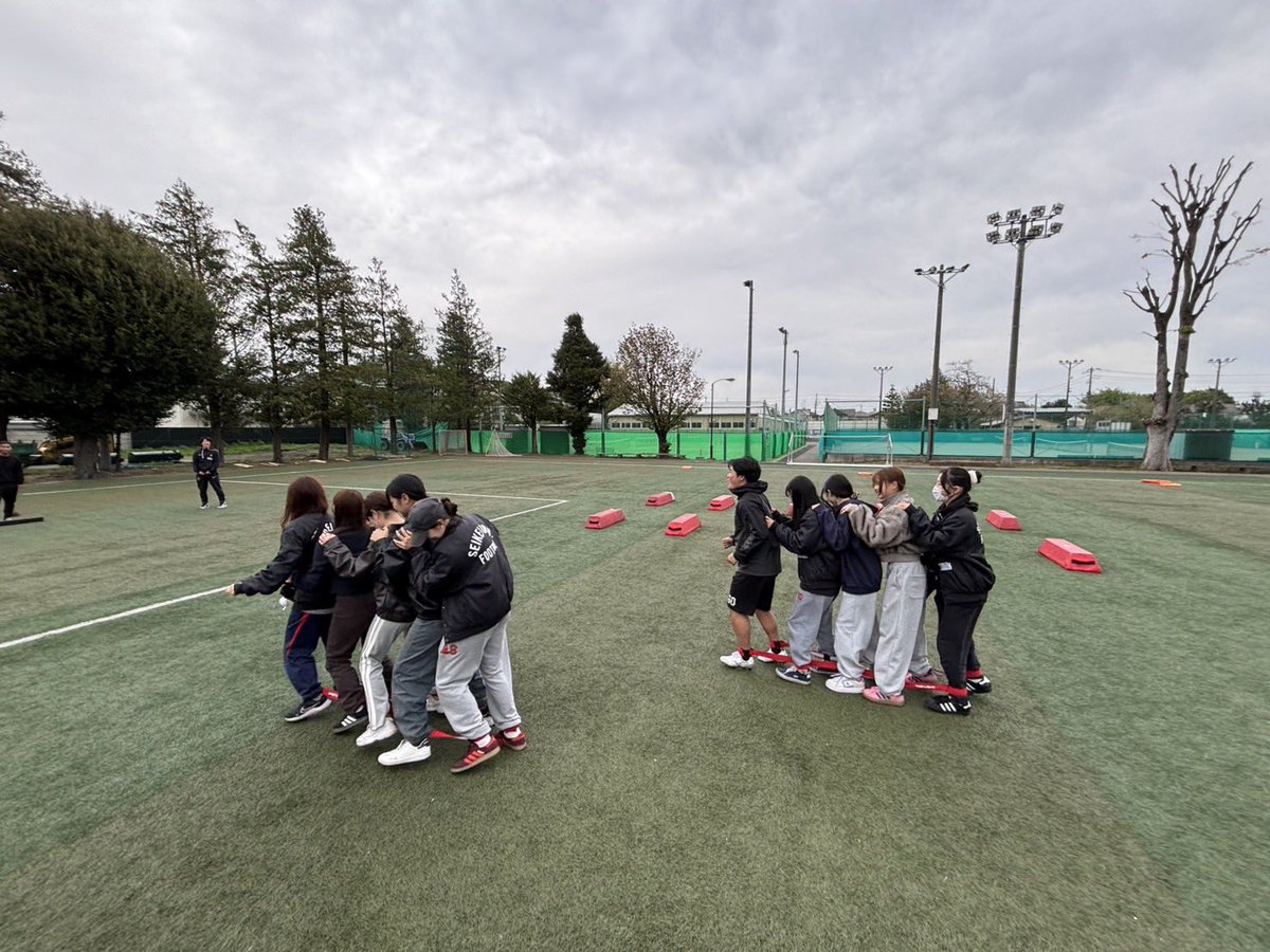 zelkovas_seikei's tweet photo. 【昨日はスポーツ大会でした✨】

障害物競走、綱引き、ドッチボールを行いました！
その後の練習見学会では、選手達の迫力にみんな魅了されていました🫶

次回イベントは4/15のタッチフットです❗️
まだきてない方もぜひ来てください🥹

#春から成蹊 #成蹊大学 #zelkovas  #アメフト https://t.co/MUTIGD7g06