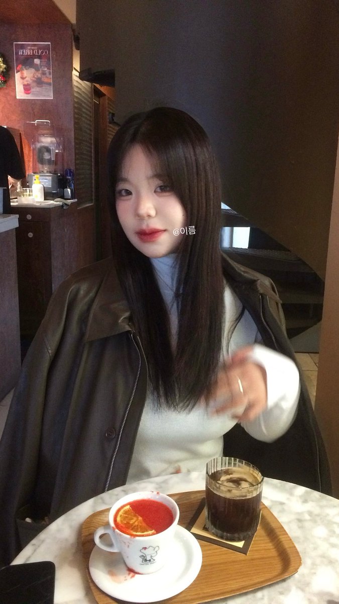 이름을 추가해주세요. tweet media