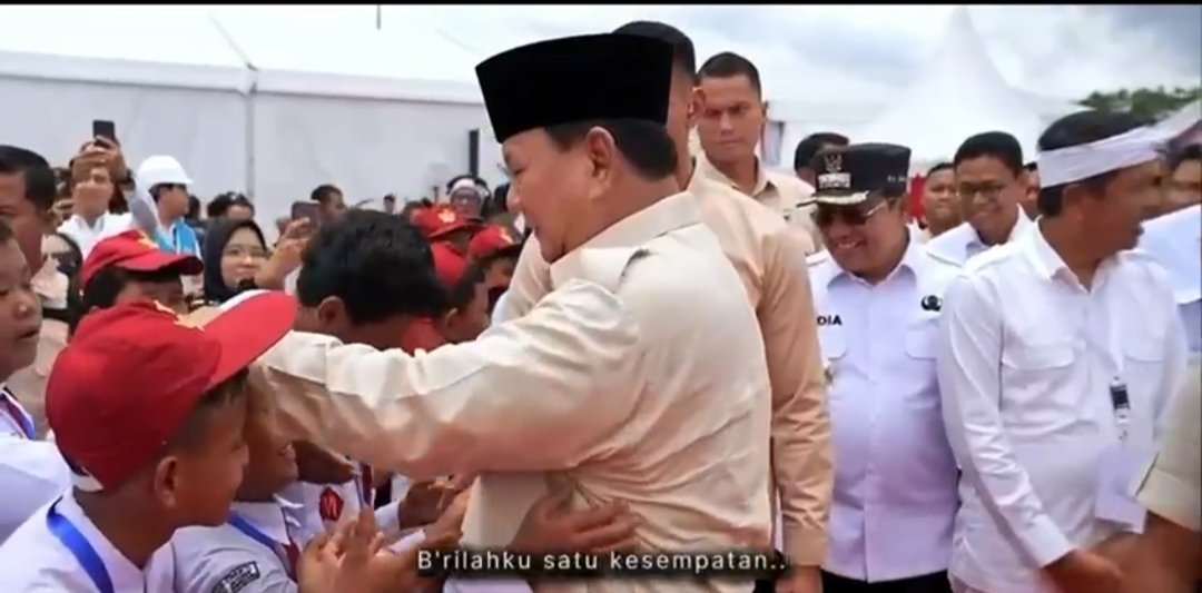 Negarawan Sejati Darma Bakti Sejak Usia Muda. Bapak Presiden Prabowo Dari Medan Perang Hingga Kursi Kepemimpinan, Hati Tetap Sama: Untuk Rakyat dan Bangsa Indonesia. ✊🇮🇩

<a href="/YandriSusanto/">Yandri Susanto</a> 
@SekretariatNegara RI

#KementerianDesaPDT
#BPSDMKementerianDesaPDT
#TerimakasihBapakPreside