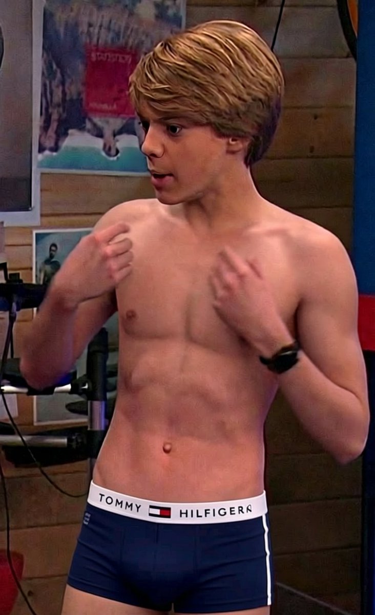 fin_ted's tweet photo. #jacenormanfakes #jacenormanbulge #fakebulge https://t.co/VgeiwgeR3V