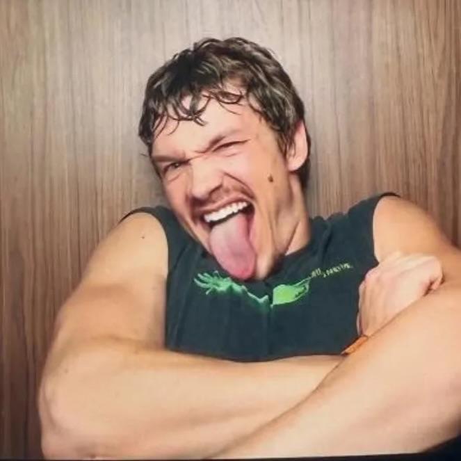 𓆰evelin𓆪 tweet media