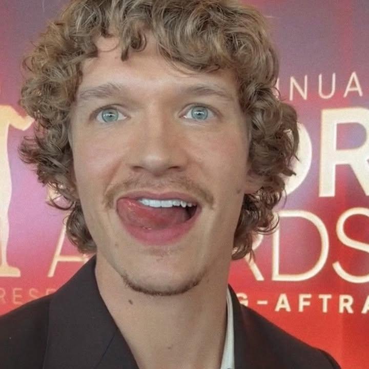 𓆰evelin𓆪 tweet media