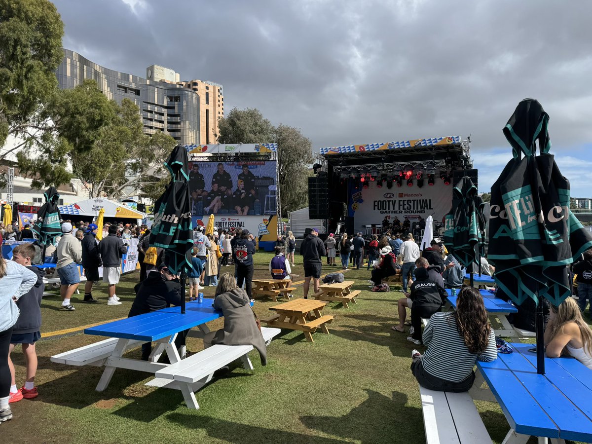 LawsonSZN (Kyri) tweet media