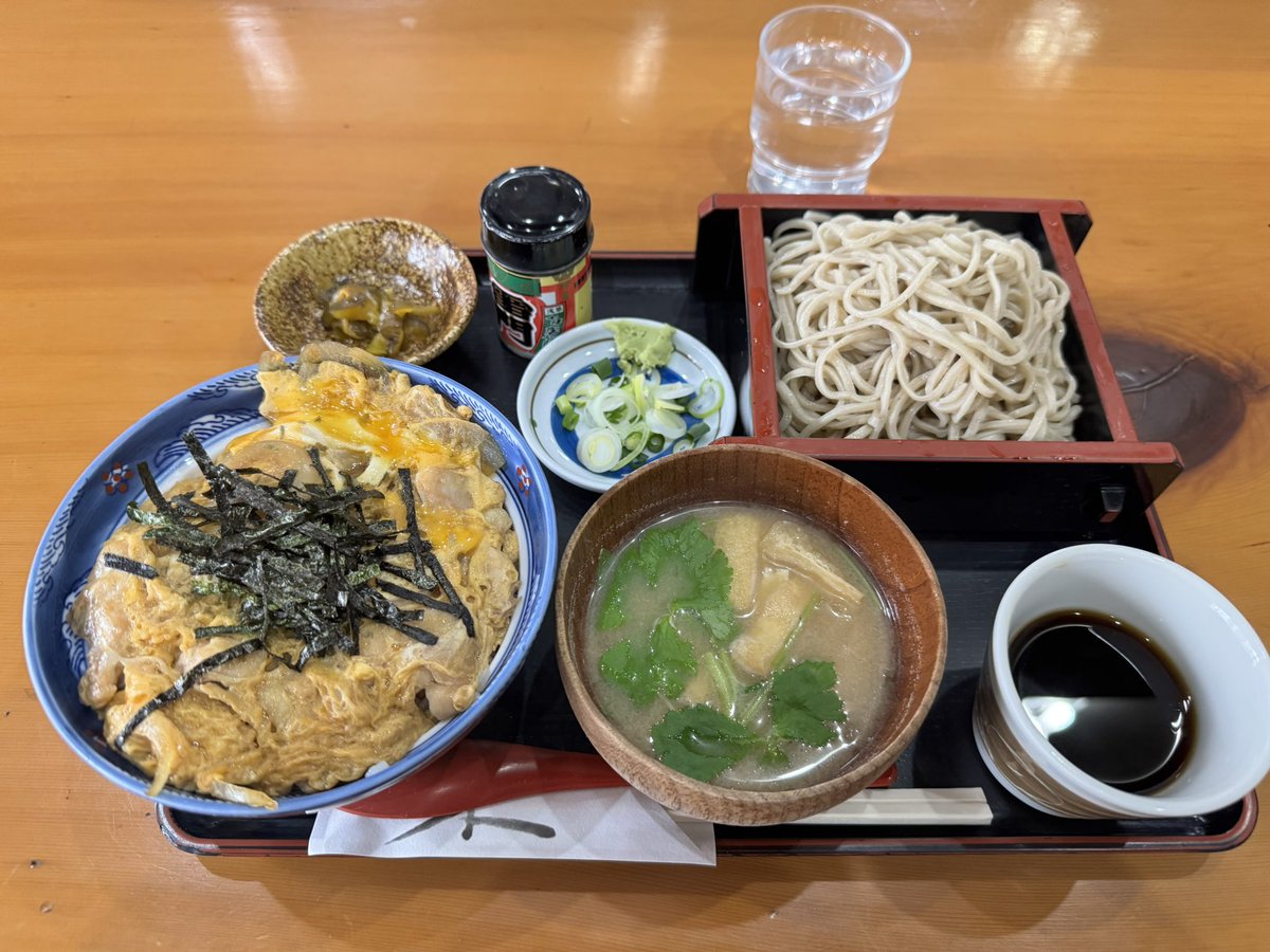 超桃白白╭(.-.╭ )╮ tweet media