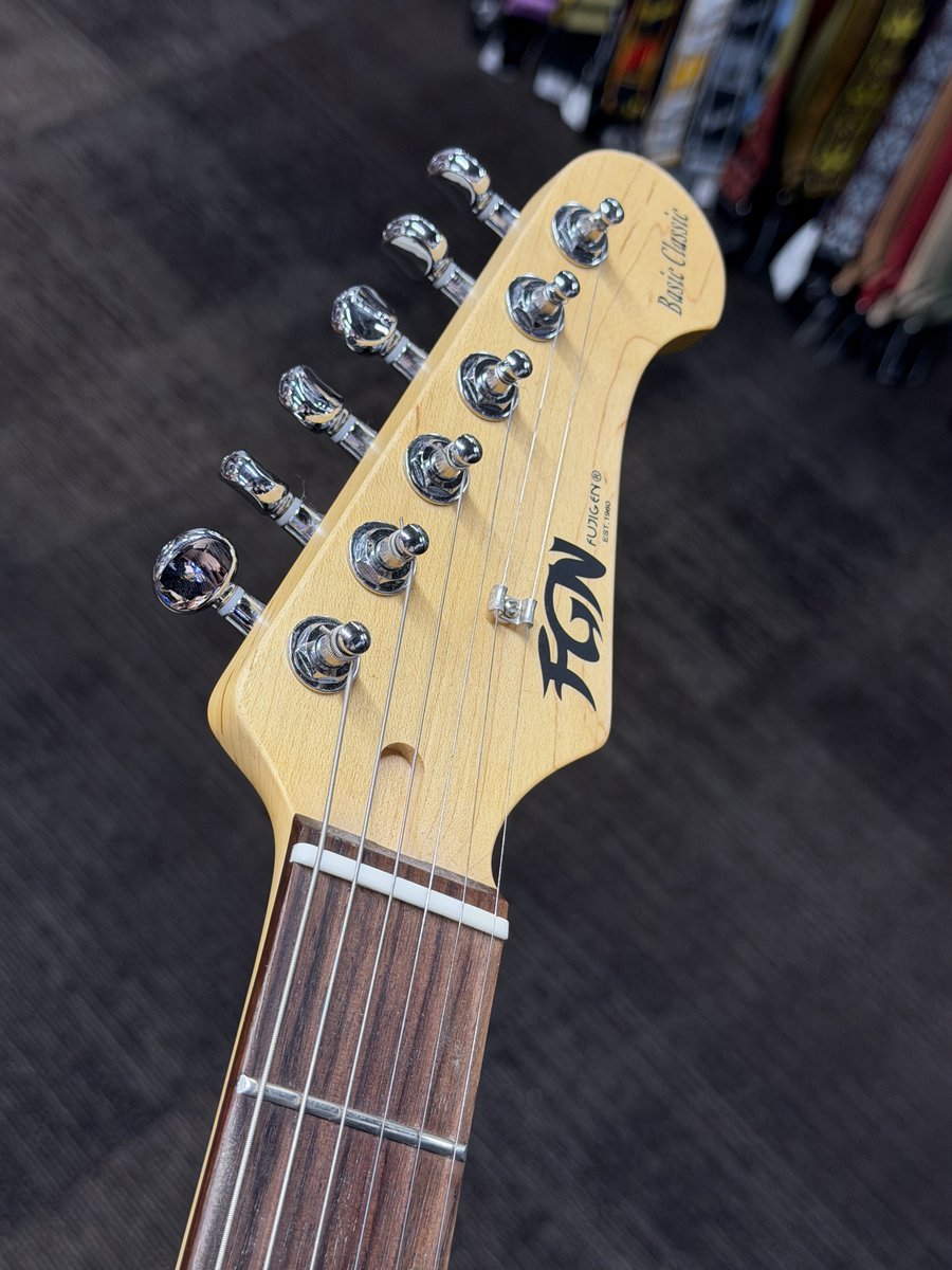 kurosawa_ike's tweet image. 【#USED #中古 #新着入荷】

FUJIGEN BCST100RBDを
買取させていただきました！！

次のオーナー様にお渡しできるよう
綺麗に磨き上げ準備中です！！

#クロサワ楽器池袋店