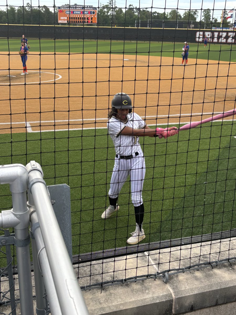 CoachHardeman's tweet photo. When you participate in the District Meet and Softball game in the same day! 💯
#PlayItAll
#SicEmTigers🐅 https://t.co/8sSbEA3pmL