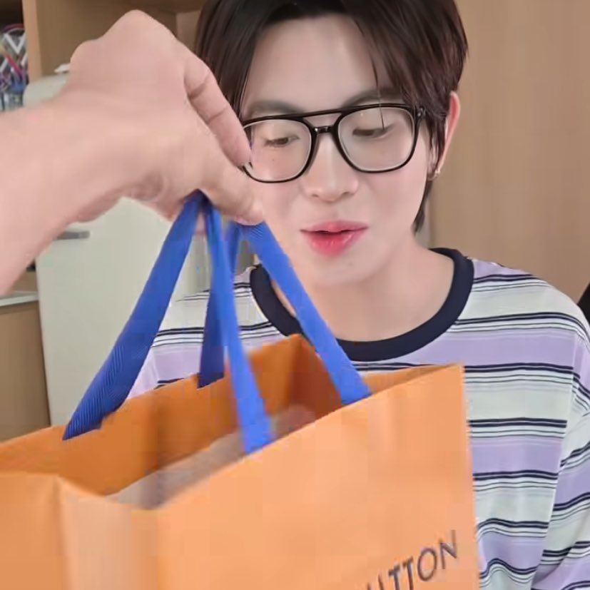 horrnorr ! . •🪽 tweet media