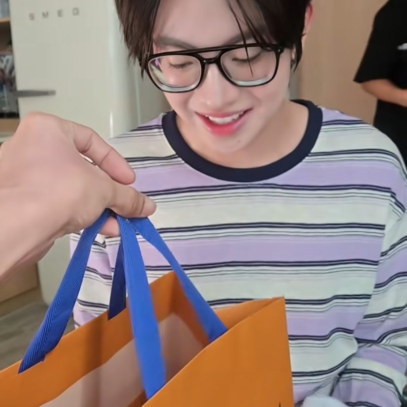 horrnorr ! . •🪽 tweet media