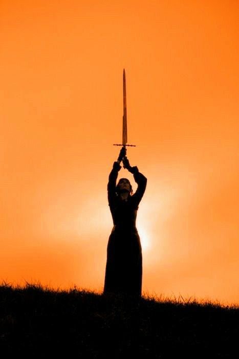 shravanaflower's tweet photo. Malefic fiery planets like the Sun &amp; Mars work the best in the 6th house. Since the 6th house represents enemies/disease/obstacles &amp; also metabolism. 
The Sun &amp; Mars burn🔥enemies obstacles &amp;  diseases from our life &amp; also give a fast metabolism. They also defeat enemies easily. https://t.co/tKx8HKjgjv