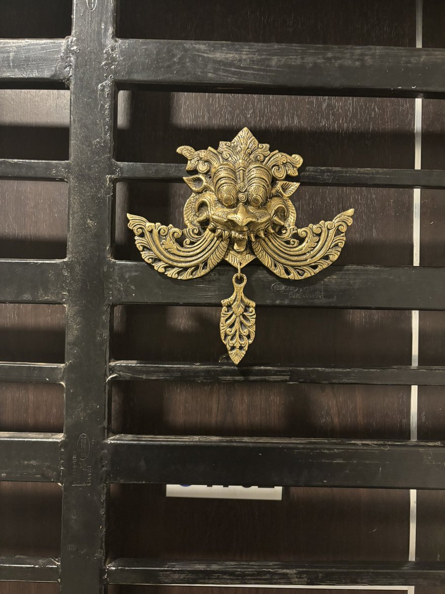 செம்பியன் tweet media