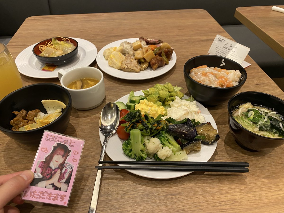 シースケ tweet media
