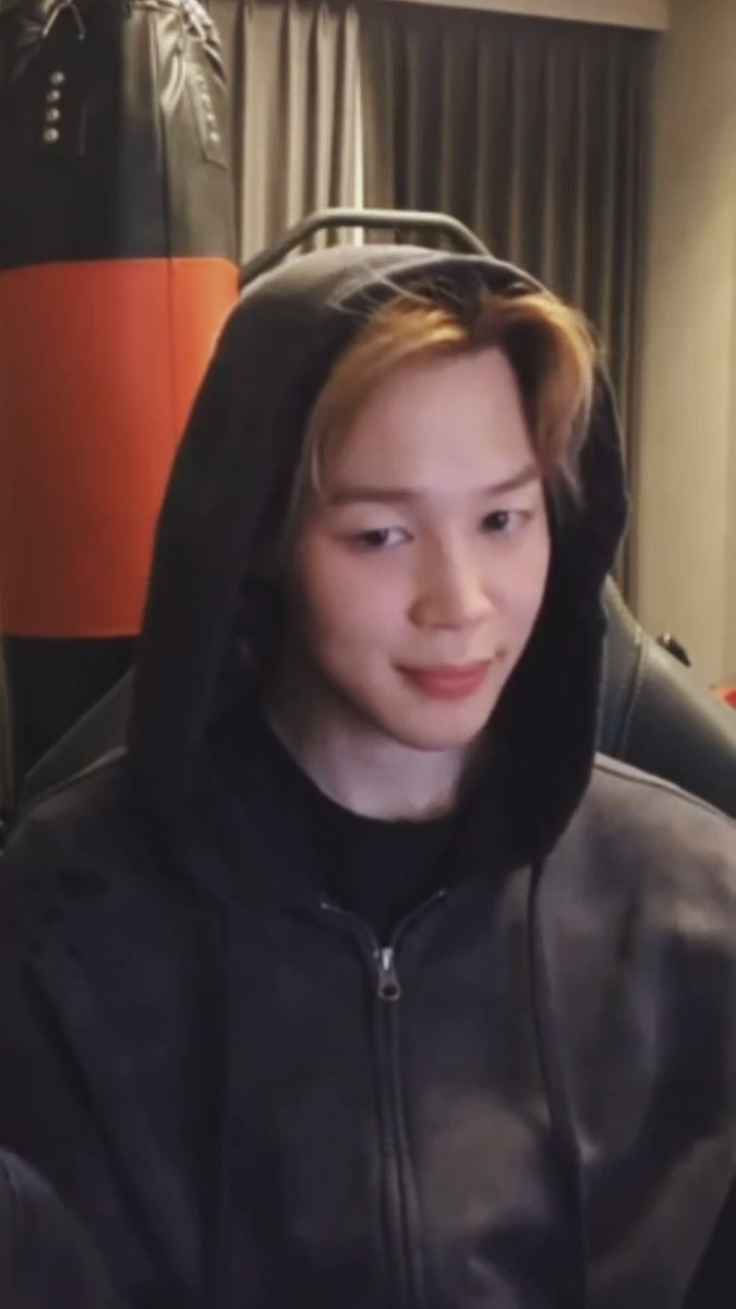 𝐻𝑈𝐻𝑈☺︎︎ tweet media