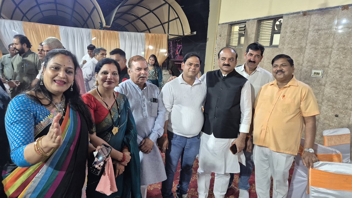 धर्मेन्द्र शर्मा जी (धर्म पण्डित जी )के पोते के कुंआ पूजन में अपने सभी साथियों के साथ शामिल हुआ!