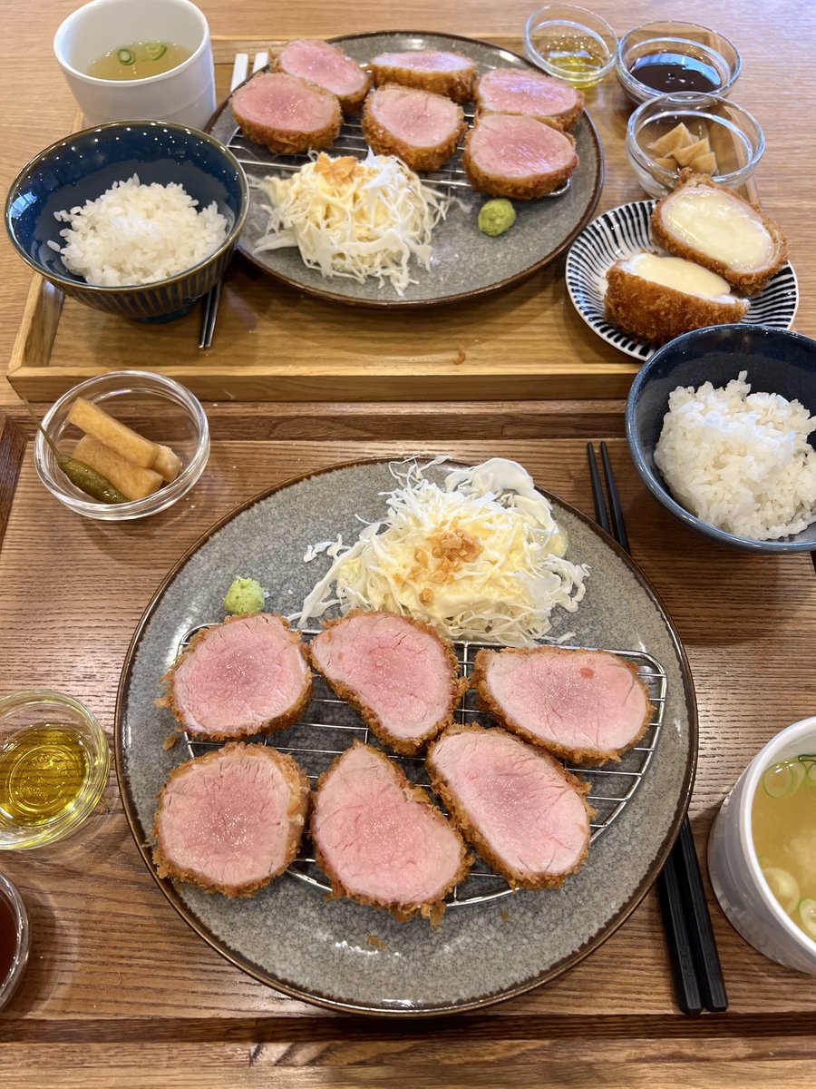 먹돈이 tweet media