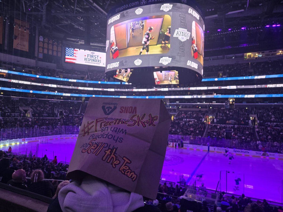 Matthewseabass's tweet photo. @CanucksArmy @TheStanchion we've entered the "Cleveland Browns" phase of fandom https://t.co/aqpsiUCMZN