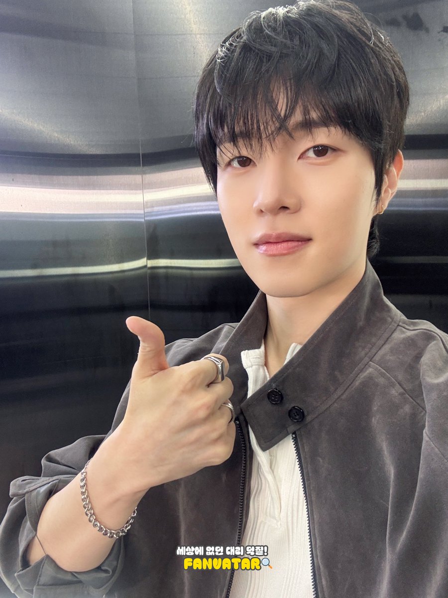 fanvatar_tvlab's tweet image. ✨FANVATAR Behind Photo✨

슬레이가 한 번 귀호강 시켜서
이제 아무거나 못 듣는 귀가 됨..🤣
책임져요..💖

@CUBE_SLAY

#슬레이 #SLAY #팬바타 #FANVATAR