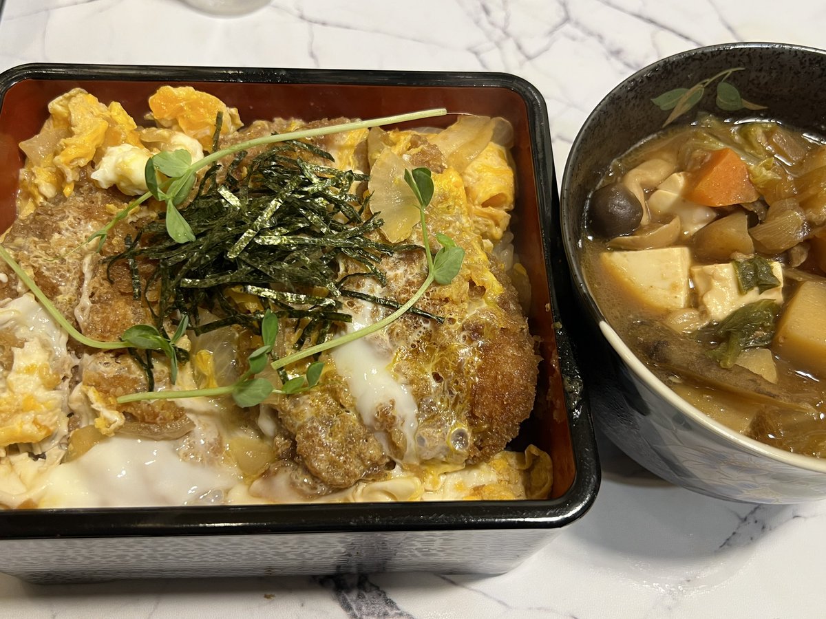 メガ＠SEO月7桁ブロガー/「ブログのガチ稼ぎ方」を教えるプロ tweet media