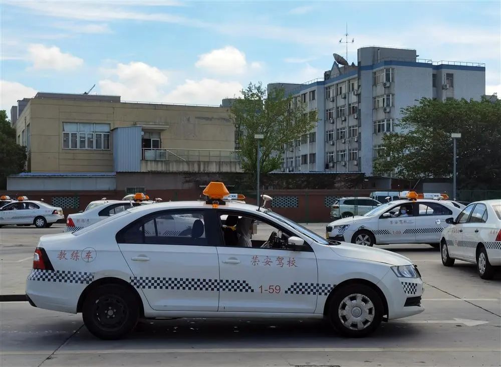 nguyen thu trang tweet media