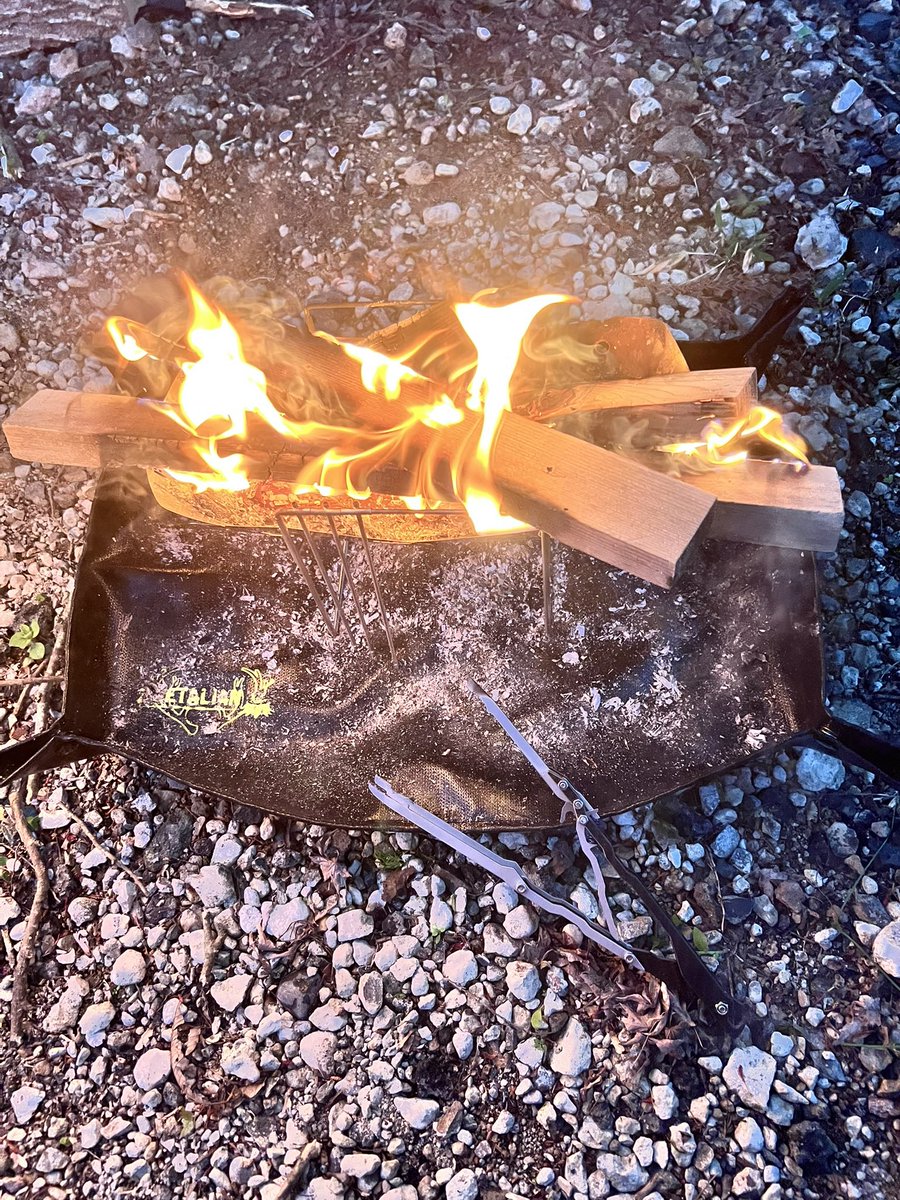 MikeKilo0306's tweet photo. 先週末は久しぶりのキャンプ
天候は今ひとつでしたが桜も見れて楽しいキャンプでした https://t.co/qZUDfQwZ8k