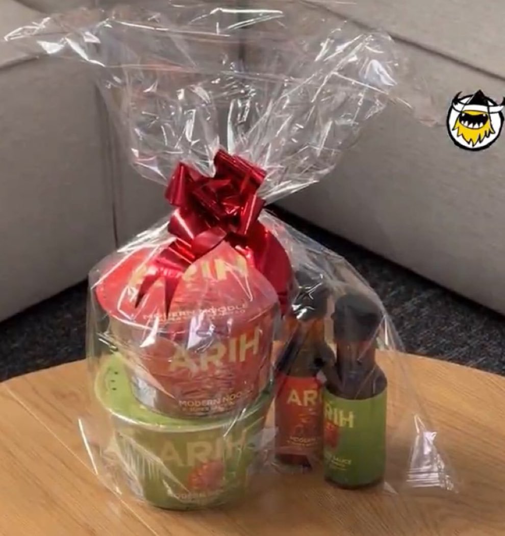 THIS IS NOT BTS LINK⁷ tweet media