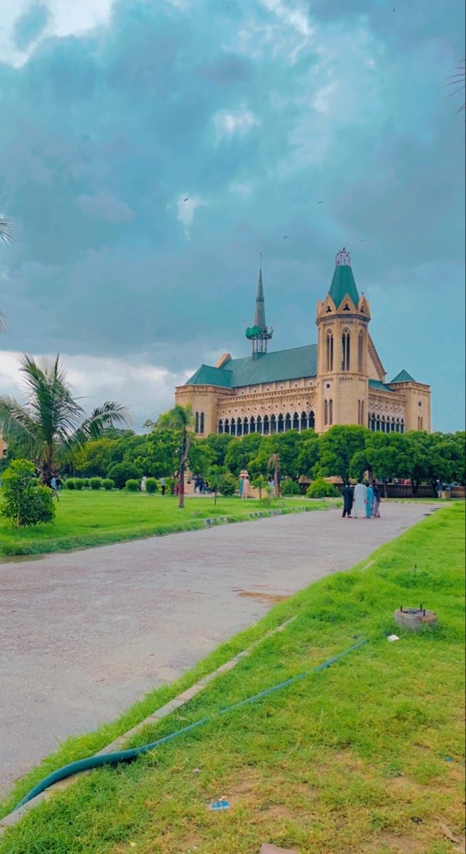 WorldBeaut38517's tweet photo. Karachi https://t.co/dBkaICwmDW