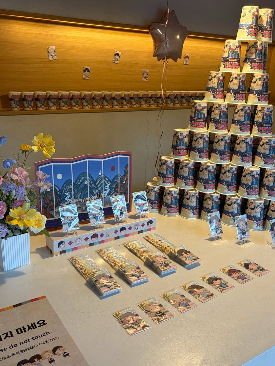 #섬지기왔다감 #SEOMZiggy_log

비가 그쳤섬. 현장에서 바로 입장 가능하다 해서 왔섬 

귀염 뽀짝한 탄이들 
그리고 우르르 쏟아지는 보상들이 준비되어 있섬! 🐦💛

📍CAFE FORET, SEOUL (서촌 카페 포레)