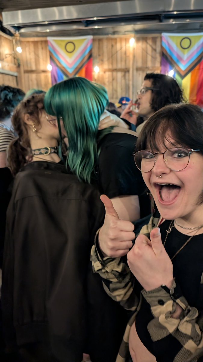 callie 🌑🕷️ tweet media