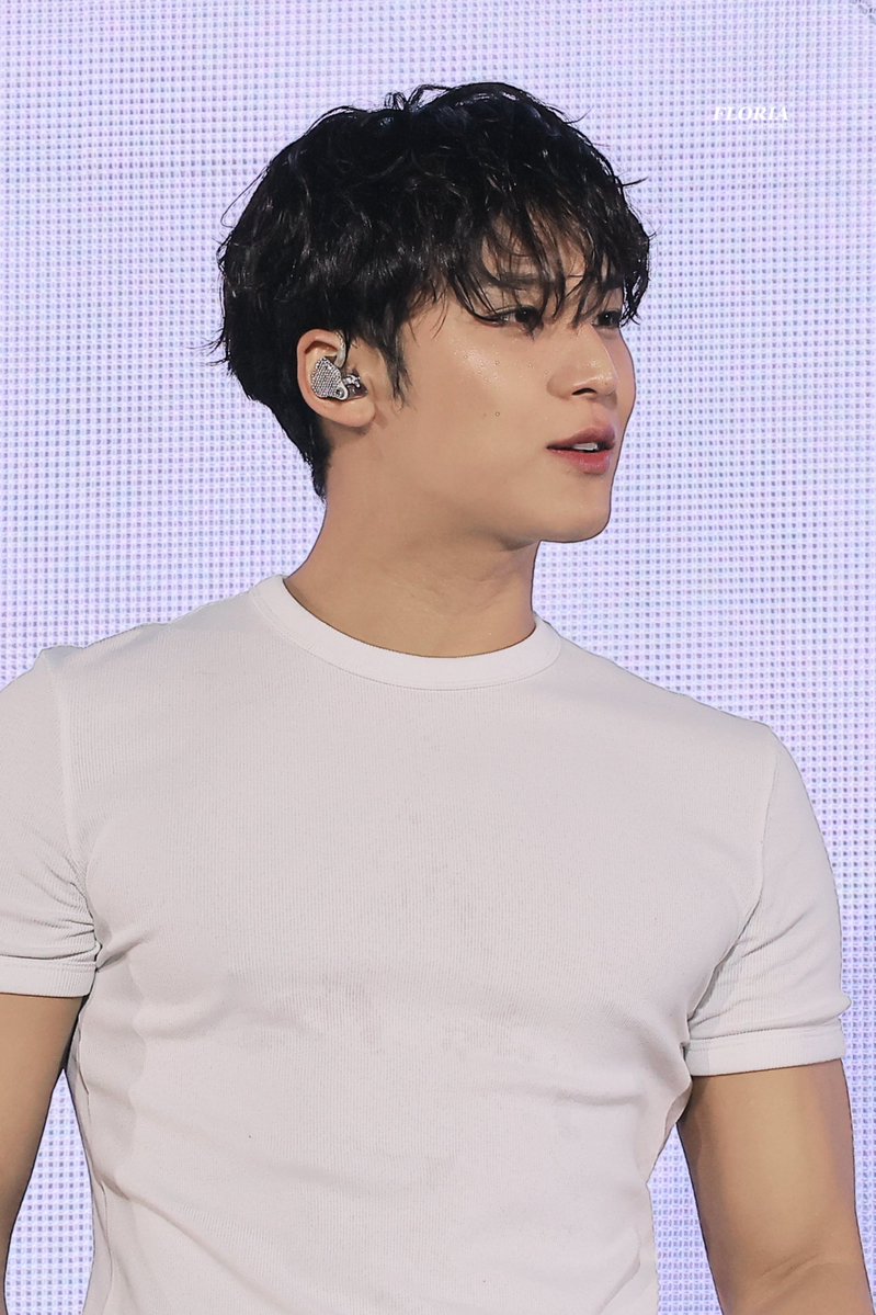 𝐅𝐋𝐎𝐑𝐈𝐀 tweet media