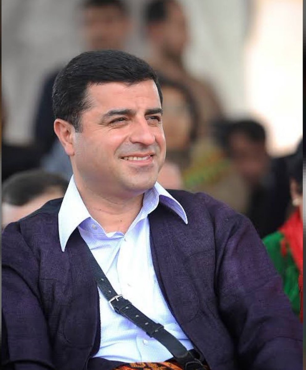 rojhat__21's tweet photo. Piroz be ☀️✌🏻 https://t.co/e1vgVLvcXn