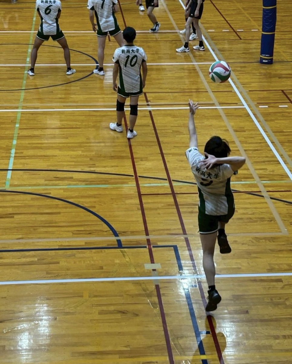 NUVC1's tweet photo. 最後に4年生の紹介です！
【部員紹介⑬】
1. 名前 竹林直希
2. 学部 理学部
3. 出身校 小山台高校
4. ポジション MB
5. アピールポイント サーブ
6. 一言メッセージ
  見学からでもいいのでぜひ来てください https://t.co/AKoJvcRhYL