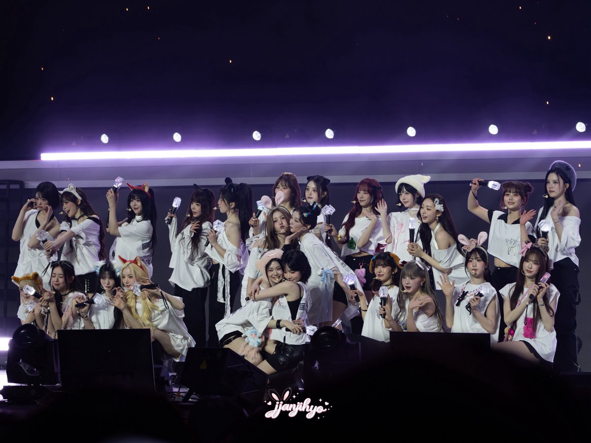 지하니 🤍 tweet media