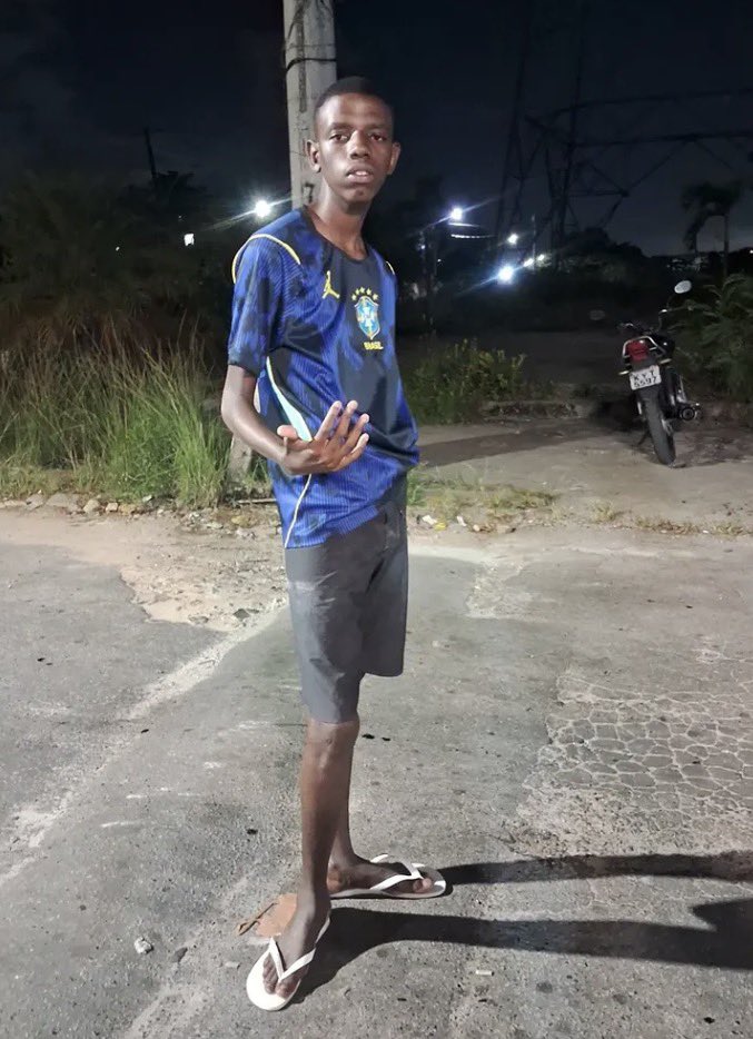 Pirusemfreio tweet media