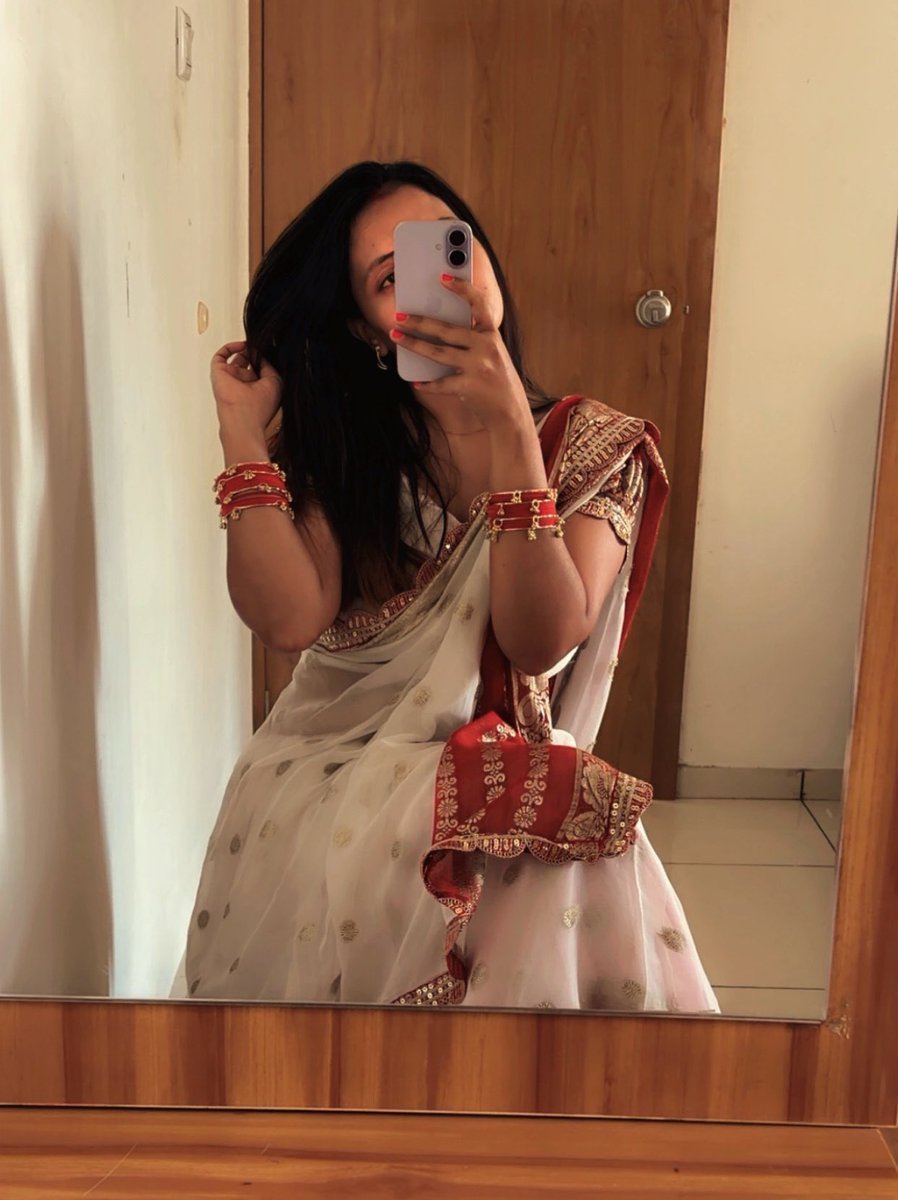 As suggested… ❤️

(This is your sign to drop that mirror selfie)